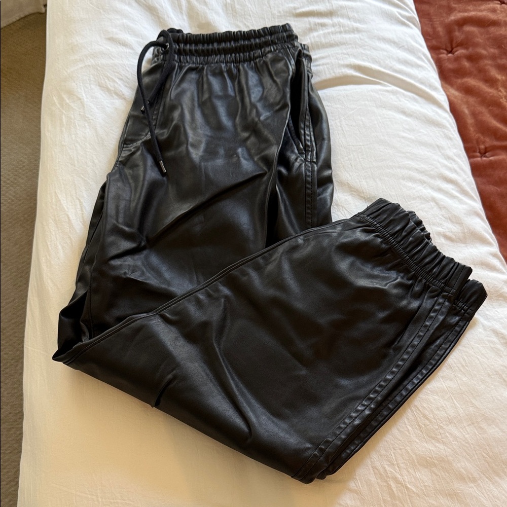 GAP Women's Black Joggers